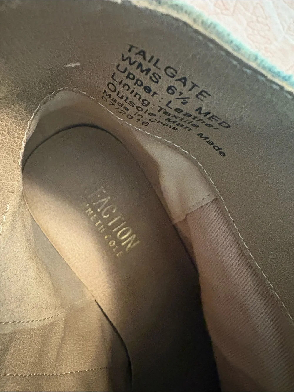 Kenneth Cole Fringe Suede Ankle Bootie. Sz 6.5